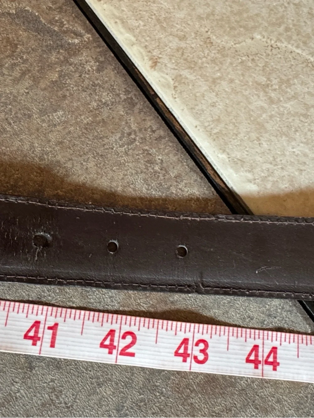 Men's Dark Brown,Croc embossed belt w/ Silver Buckle. Made w/75% bonded leather